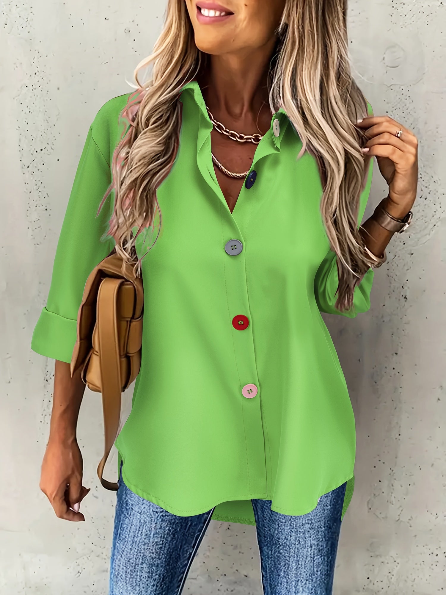 Schicke Bluse mit Knöpfen und Reverskragen – Produktansicht 12