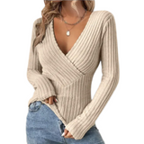 Gerippter Pullover mit V-Ausschnitt in Wickeloptik – Produktansicht 1