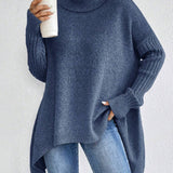 Lässiger Rollkragenpullover mit asymmetrischem Saum – Produktansicht 9