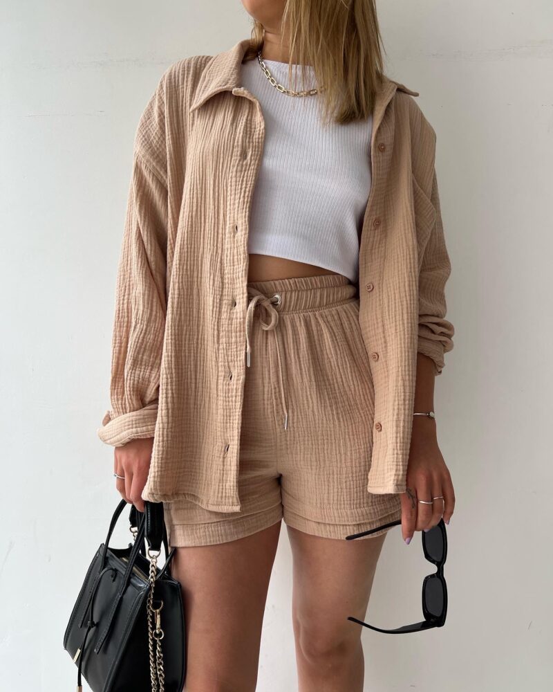 Bequemes Set aus Oberteil und Shorts – Produktansicht 1