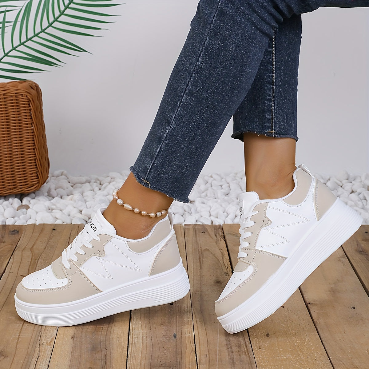 Bequeme Plateau-Sneaker in elegantem Design – Produktansicht 3