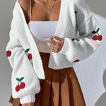 Cardigan mit verspielter Kirschen-Stickerei – Produktansicht 1