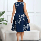 Bequemes Wickelkleid mit Blumenmuster – Produktansicht 2