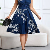 Bequemes Wickelkleid mit Blumenmuster – Produktansicht 3