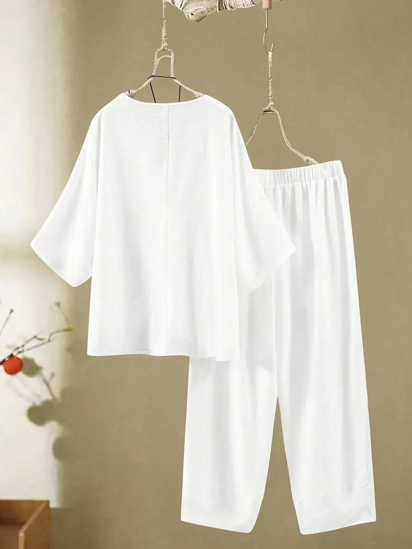 Set aus V-Neck-Top und passender Hose – Produktansicht 3