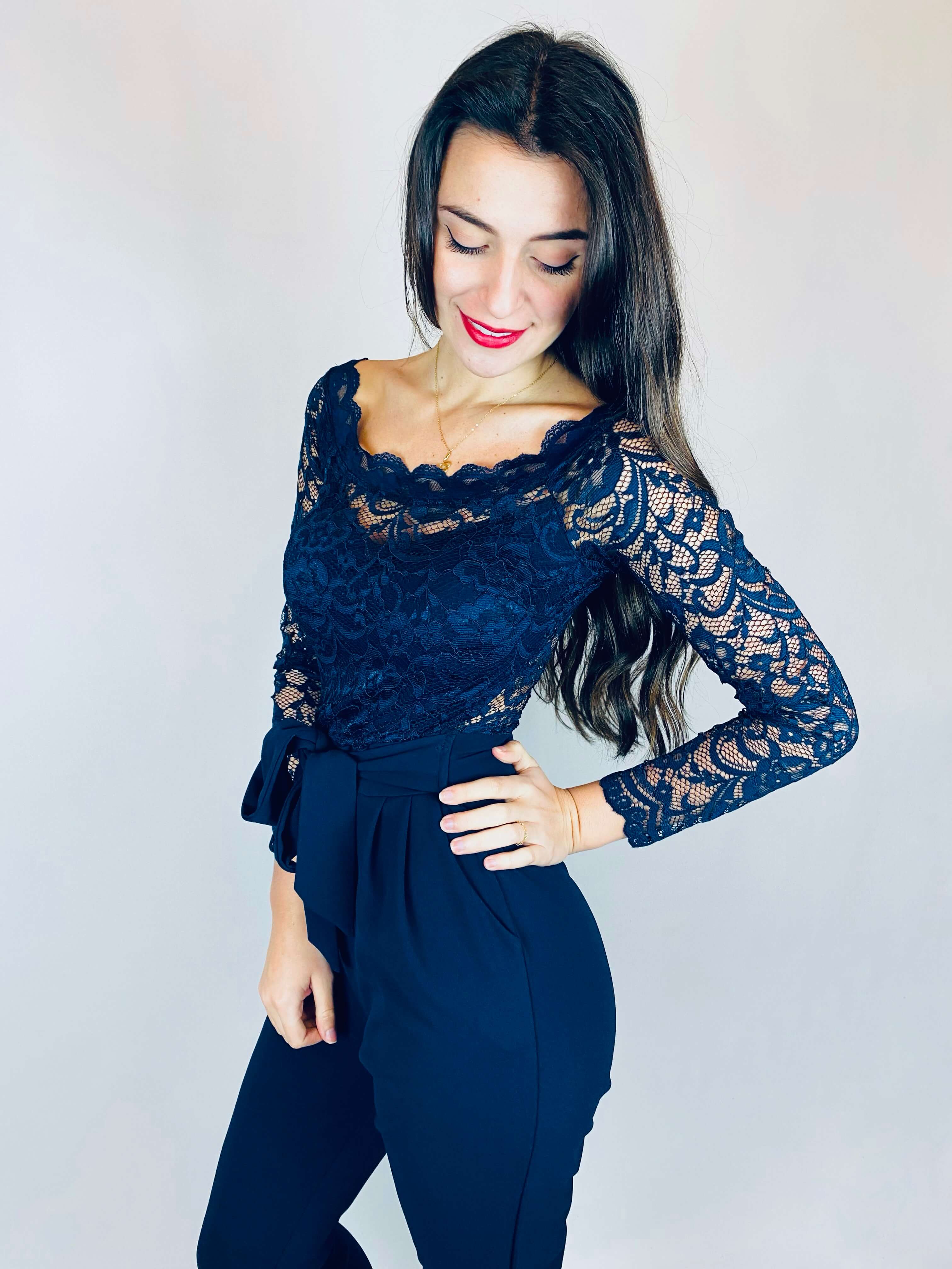Eleganter Jumpsuit mit Spitzenärmeln – Produktansicht 5