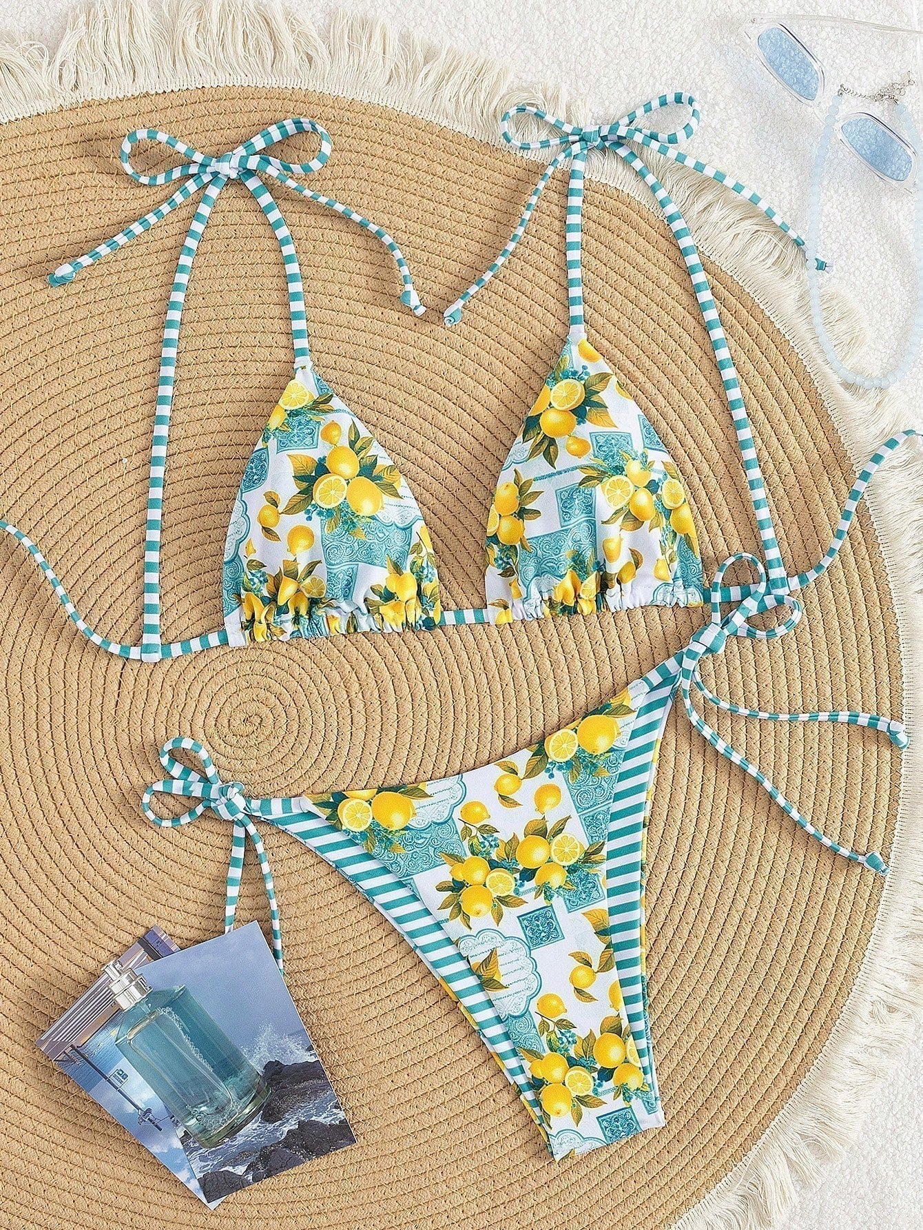 Bequemer Bikini mit Zitronenprint – Produktansicht 2