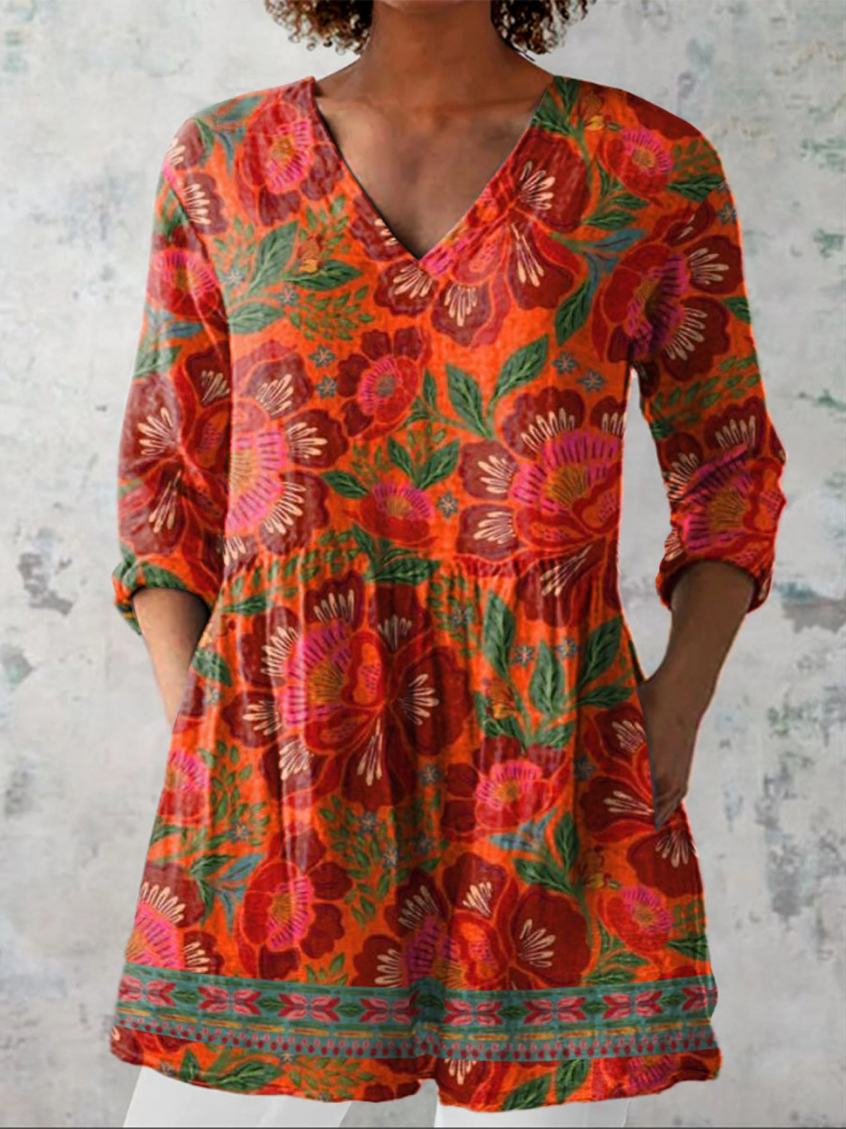 Lange Bluse mit auffälligem Muster – Produktansicht 2