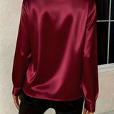 Satinbluse mit V-Ausschnitt und langen Ärmeln – Produktansicht 6