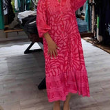 Bequemes Kleid mit lebendigem Print – Produktansicht 5