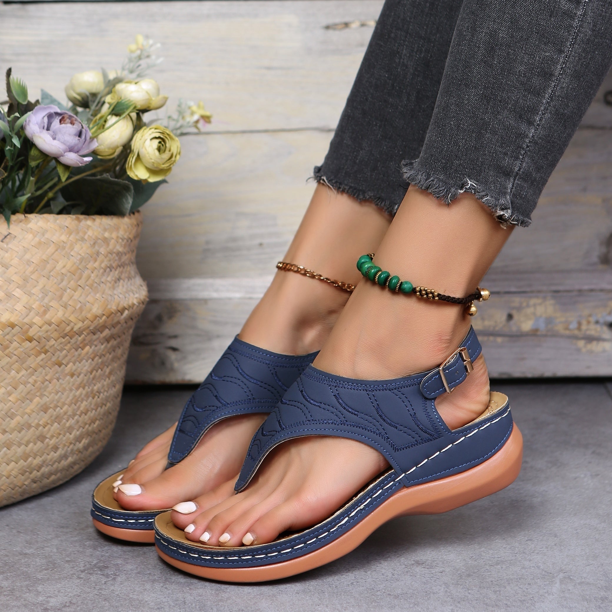 Bequeme Sandalen mit weicher Polsterung – Produktansicht 7