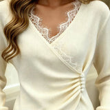 Stricktop mit V-Ausschnitt, Knotendetail – Produktansicht 9