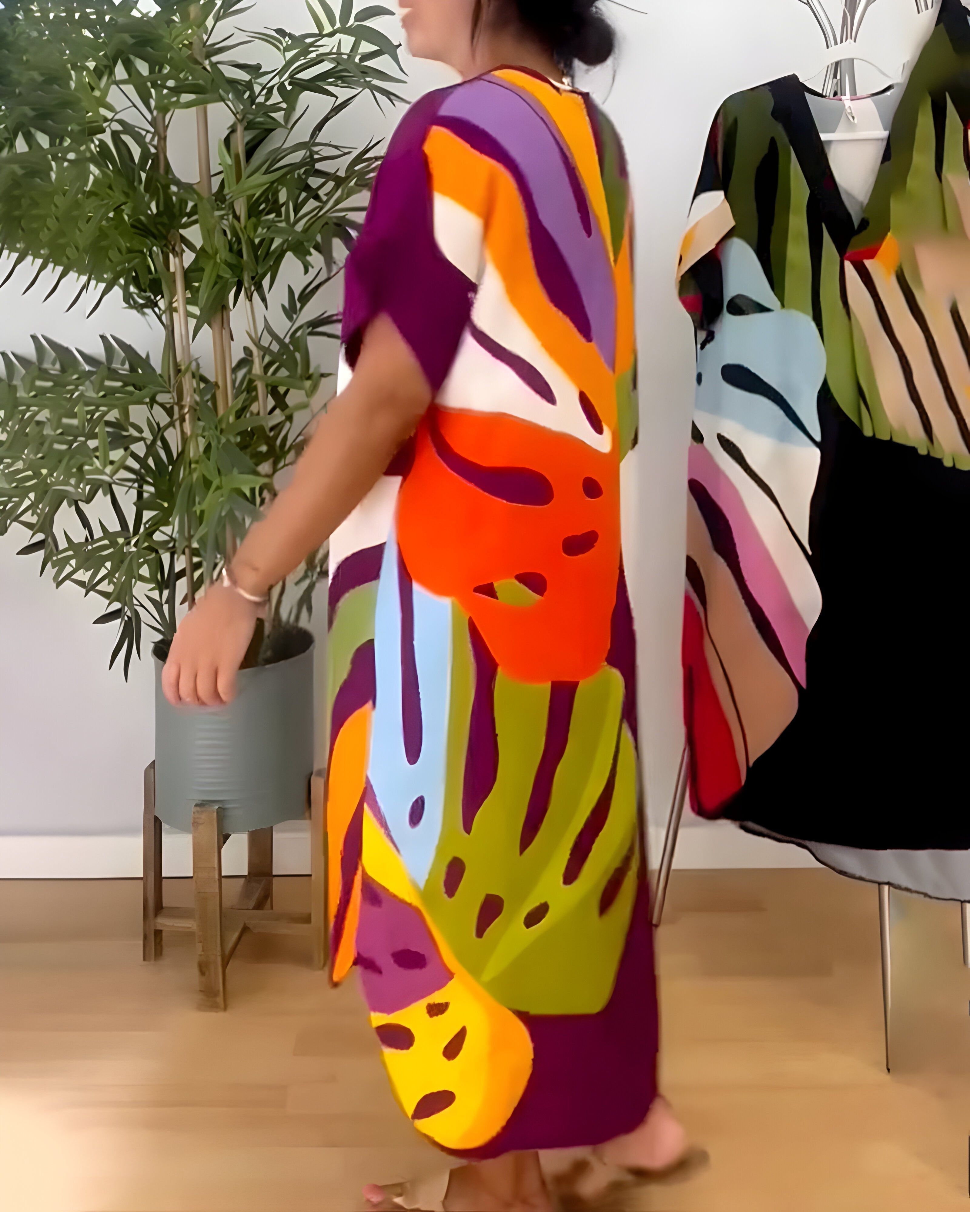Bequemes Kleid mit abstraktem Muster – Produktansicht 9