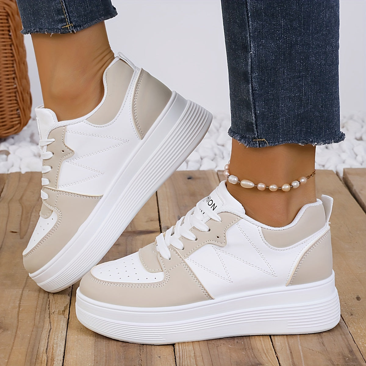 Bequeme Plateau-Sneaker in elegantem Design – Produktansicht 1