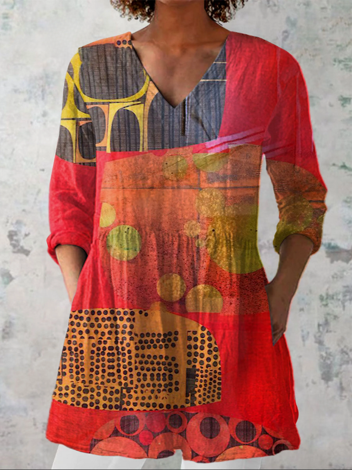 Longbluse mit lebendigem Musterspiel – Produktansicht 2