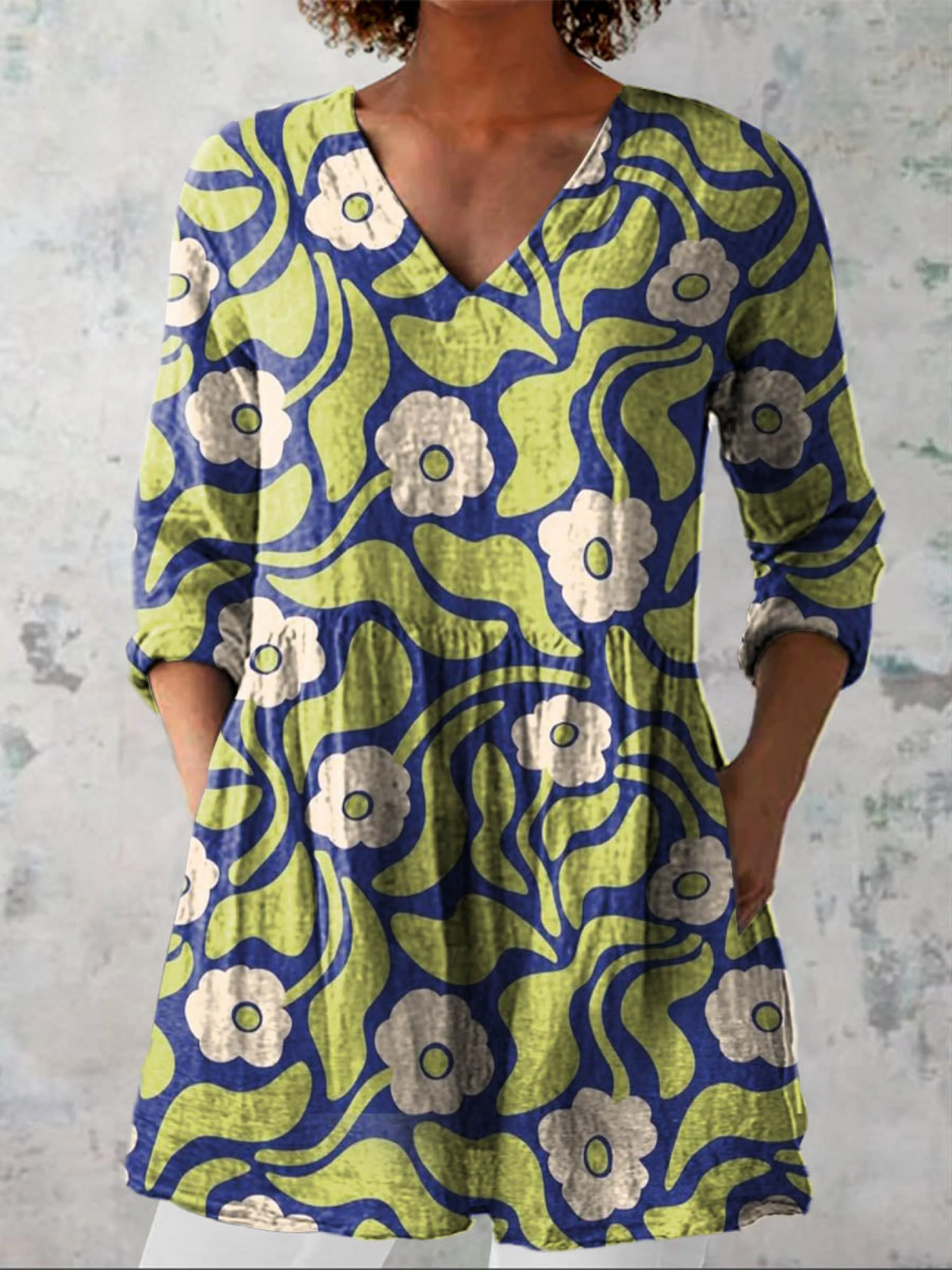 Lange Bluse mit auffälligem Muster – Produktansicht 2