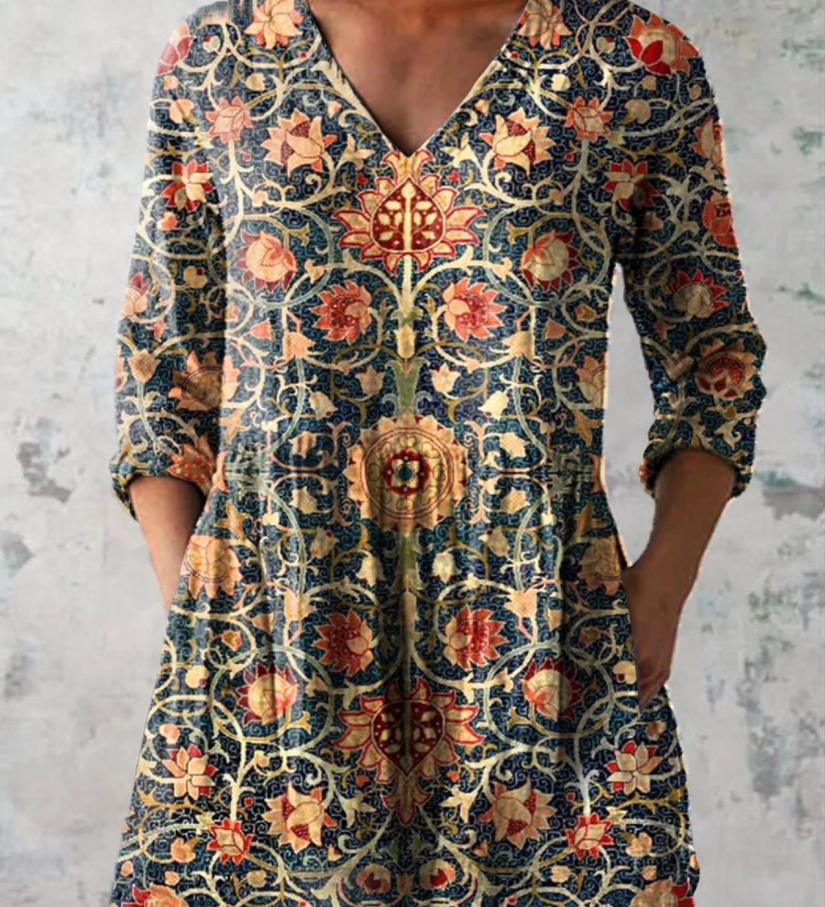 Lange Bluse mit auffälligem Muster – Produktansicht 2