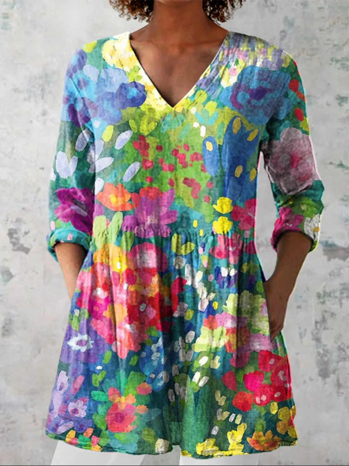 Longbluse mit lebendigem Musterspiel – Produktansicht 2