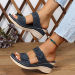 Bequeme Sandalen mit Keilabsatz – Produktansicht 8