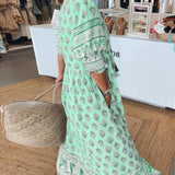 Midikleid mit floralen Mustern und V-Ausschnitt – Produktansicht 7