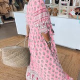 Midikleid mit floralen Mustern und V-Ausschnitt – Produktansicht 12