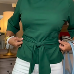 Taillierte Bluse mit verstellbarem Bund – Produktansicht 5