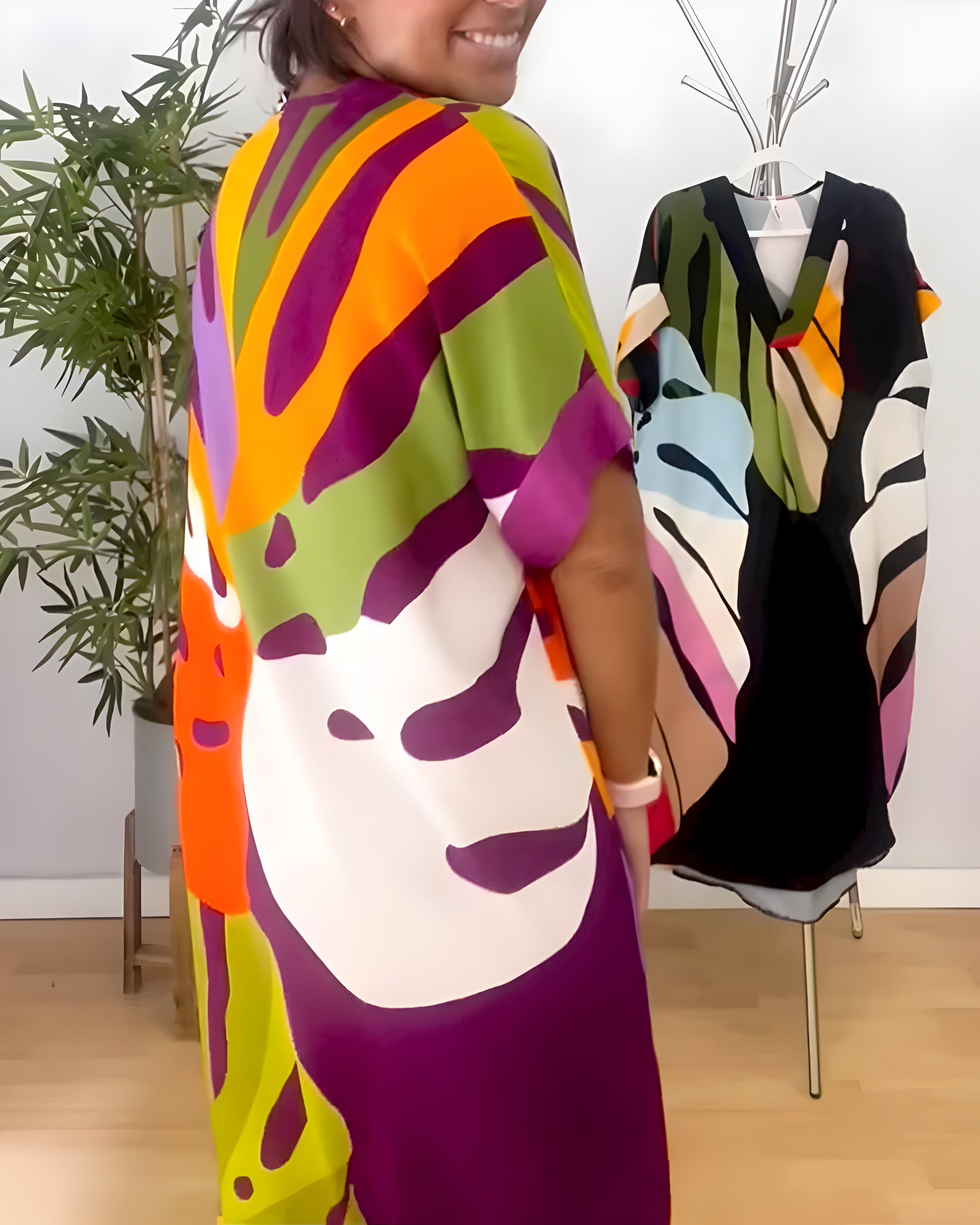 Bequemes Kleid mit abstraktem Muster – Produktansicht 7