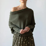 Moderner Pullover mit überschnittenen Schultern – Produktansicht 2