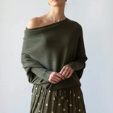 Moderner Pullover mit überschnittenen Schultern – Produktansicht 2