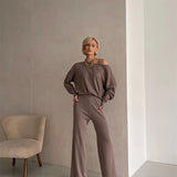 Elegantes Set aus Oberteil und Hose im schulterfreien Schnitt – Produktansicht 6