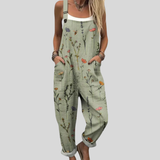 Bequeme Latzhose in Salbeigrün mit Blumenmuster – Produktansicht 1