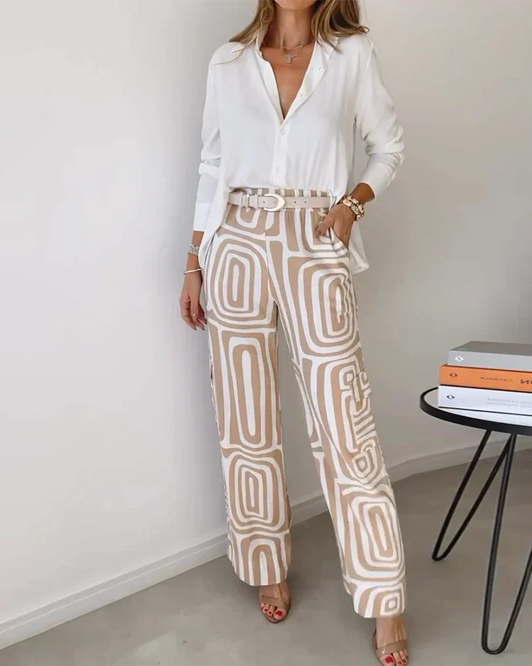 Elegantes Set aus Oberteil und Hose mit Bindegürtel – Produktansicht 1