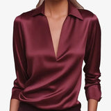 Elegante Satinbluse mit tiefem V-Ausschnitt – Produktansicht 6