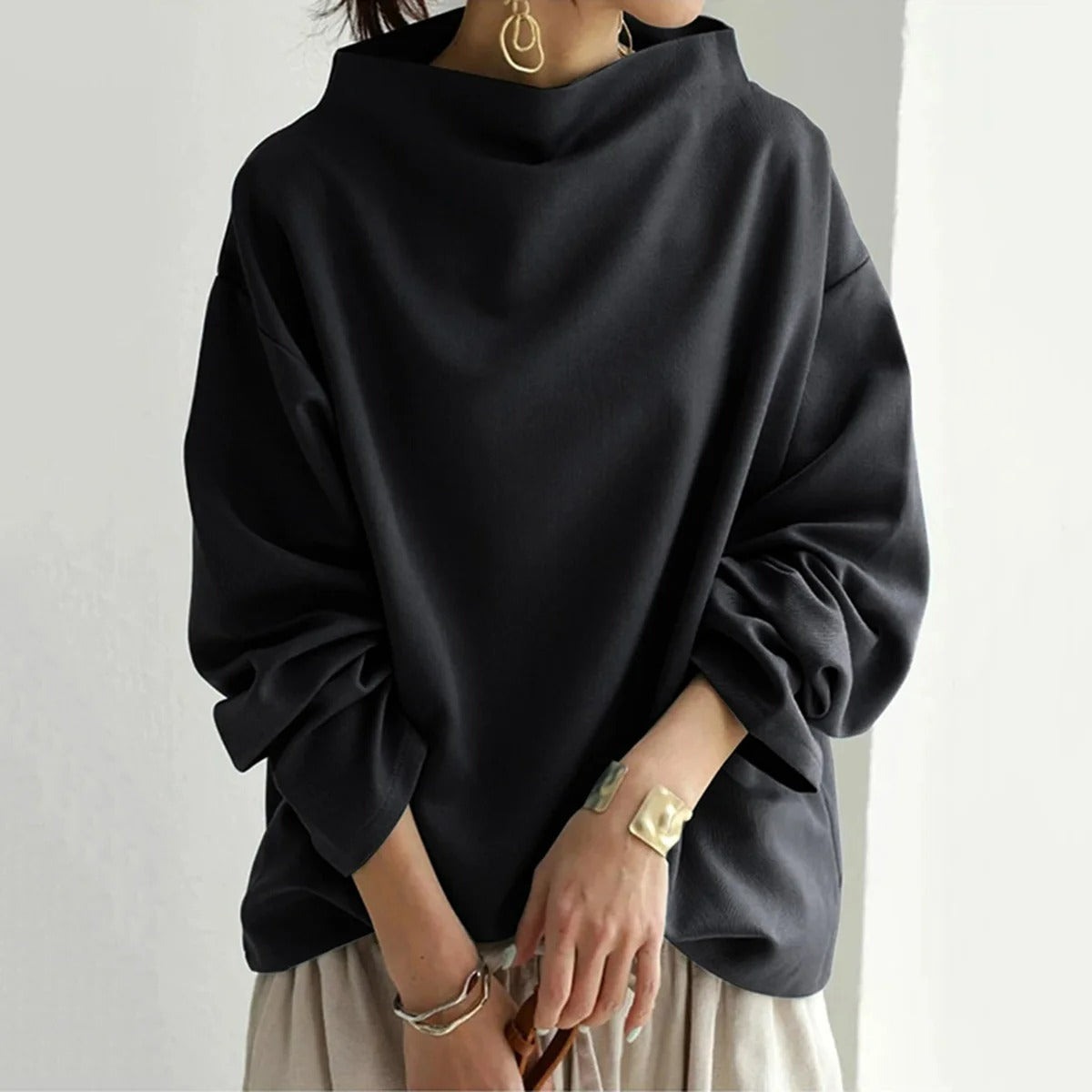 Schwarzes Sweatshirt mit elegantem Stehkragen – Produktansicht 3