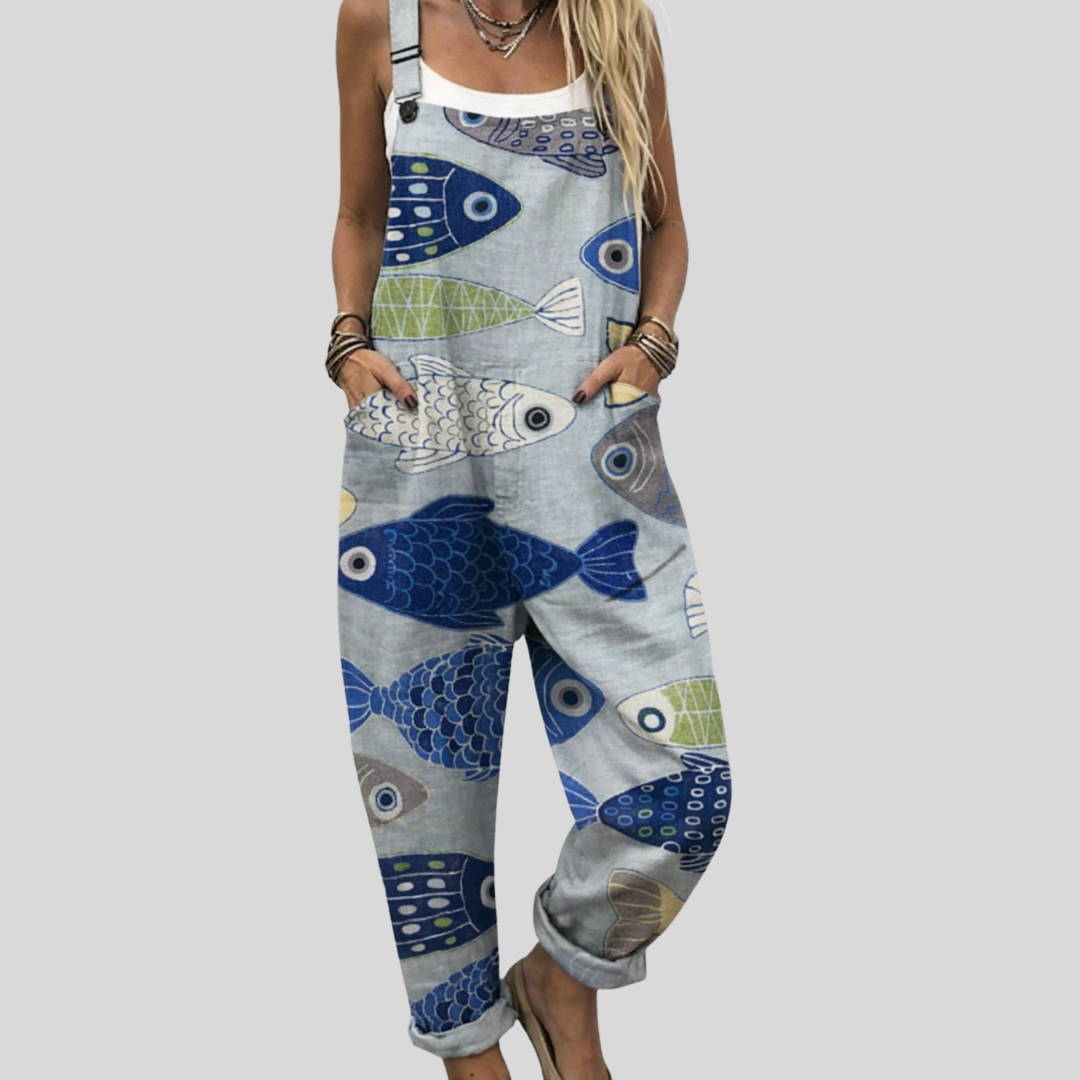 Bequeme Latzhose mit Fisch-Motiv in Blau – Produktansicht 1