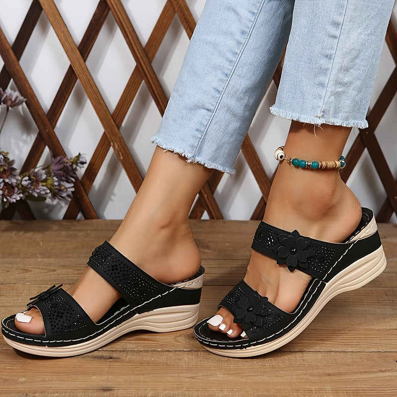 Bequeme Sandalen mit Keilabsatz – Produktansicht 4