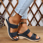 Bequeme Sandalen mit Keilabsatz – Produktansicht 7