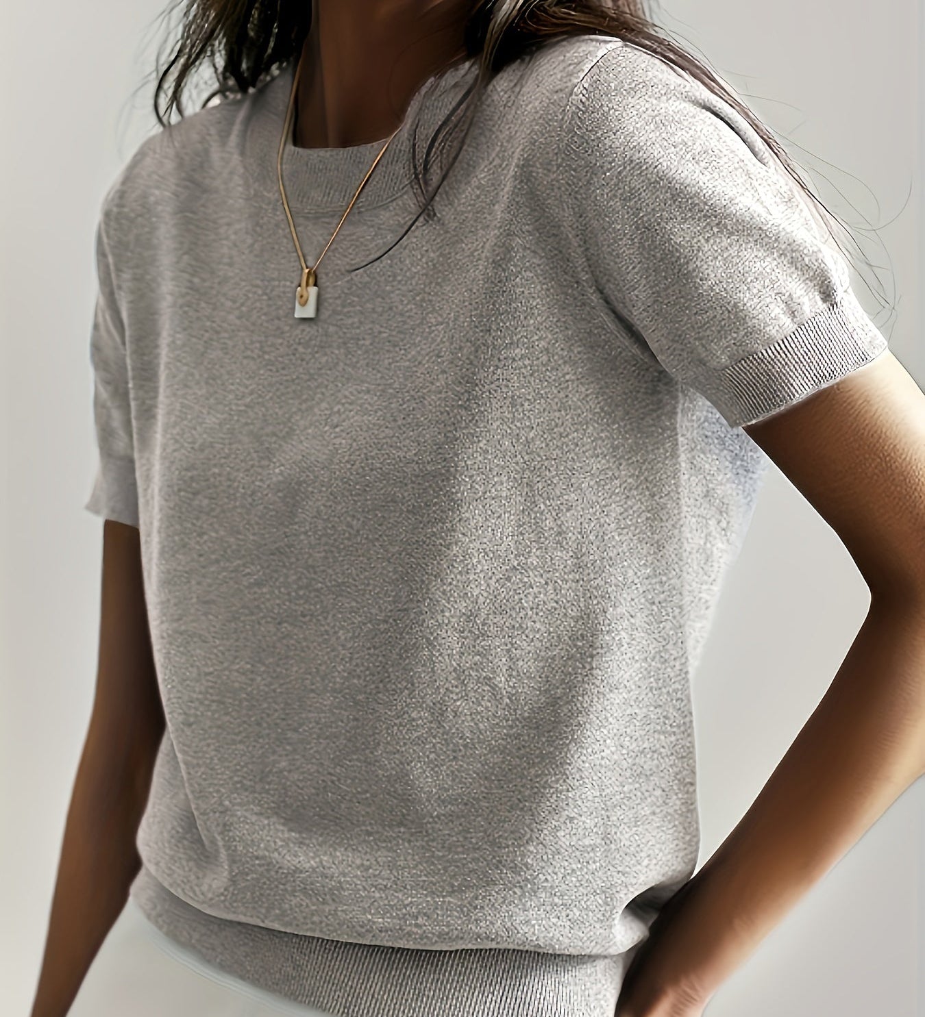 Kurzarm-T-Shirt in zeitlosem Stil – Produktansicht 10