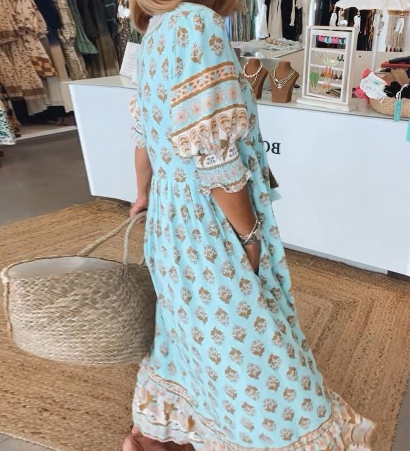 Midikleid mit floralen Mustern und V-Ausschnitt – Produktansicht 2