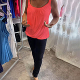 Ärmelloses Shirt mit Raffung – Produktansicht 20