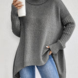 Lässiger Rollkragenpullover mit asymmetrischem Saum – Produktansicht 8