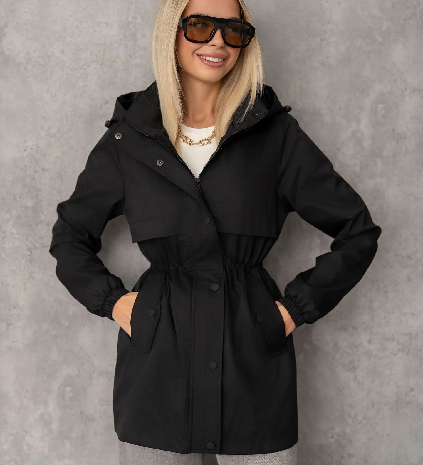 sportliche Kapuzenjacke – Produktansicht 11
