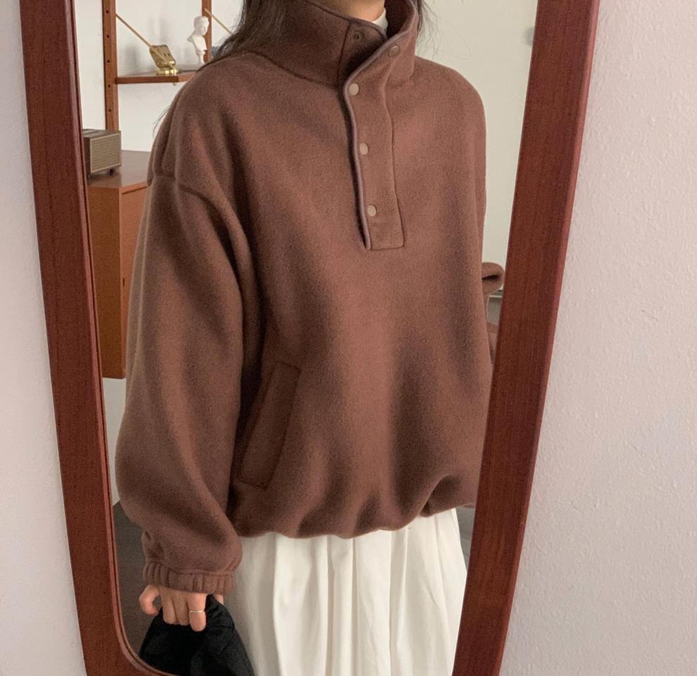Dickes Fleece-Sweatshirt mit wärmendem Stehkragen – Produktansicht 4