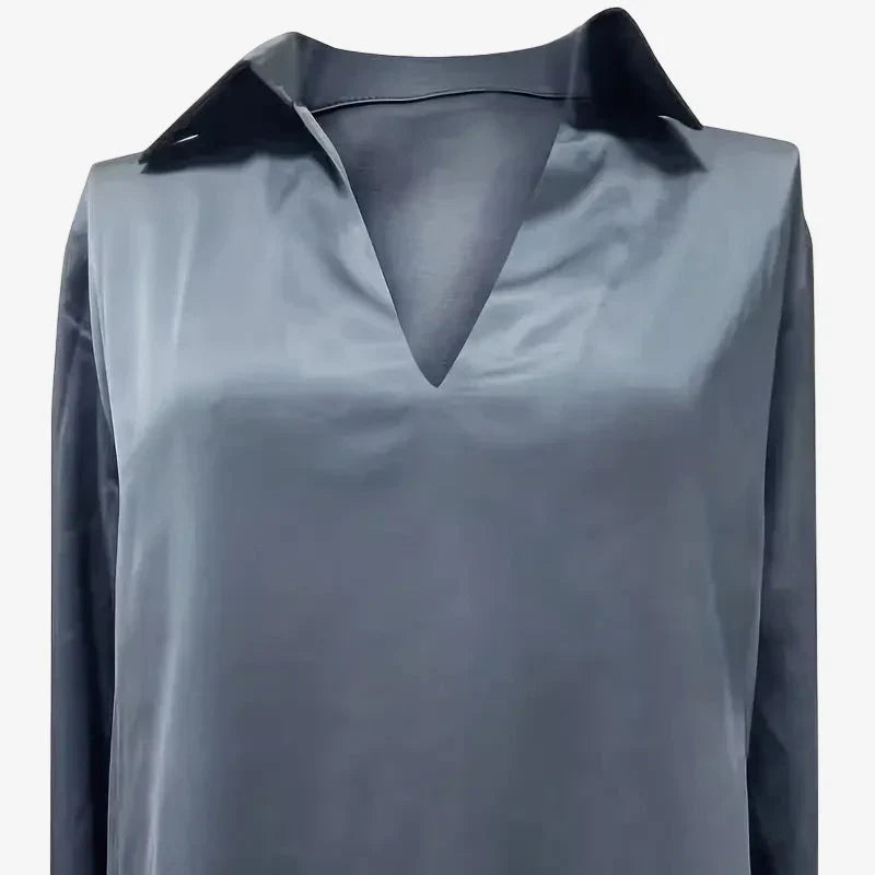 Elegante Satinbluse mit tiefem V-Ausschnitt – Produktansicht 8
