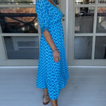 Bequemes Kleid mit Wellenmuster – Produktansicht 3