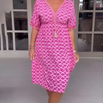 Bequemes Kleid mit Wellenmuster – Produktansicht 7
