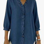 Denimbluse mit V-Ausschnitt und Volants – Produktansicht 1