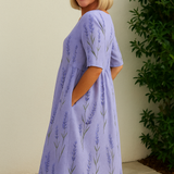 Bequemes Midikleid mit entspannter Passform – Produktansicht 4