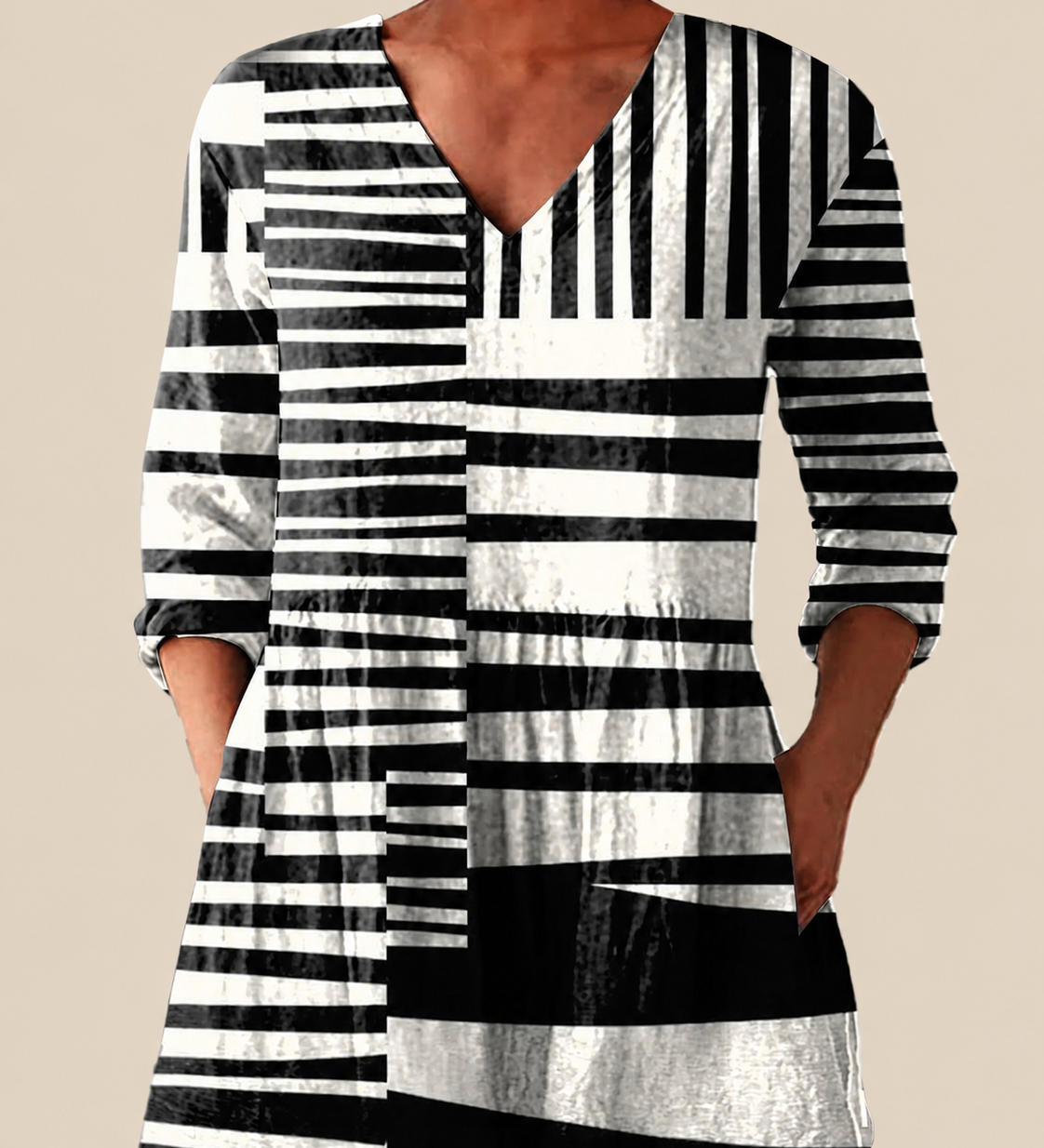 Lockere Bluse in langer Form mit Statement-Muster – Produktansicht 1