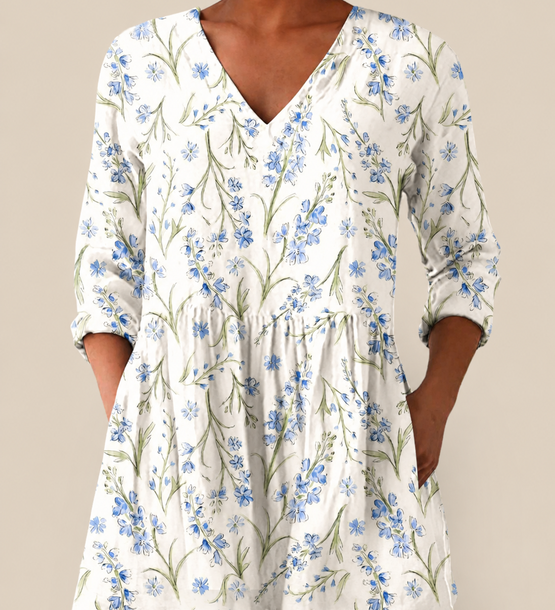 Lang geschnittene Bluse mit ausdrucksstarkem Print – Produktansicht 1